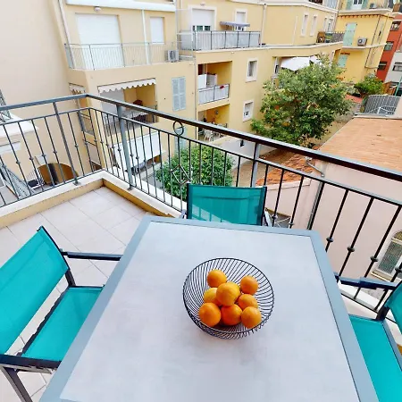 2p Climatise En Centre-ville Avec Terrasse Et Parking Prive - Fr-1-196-336 *