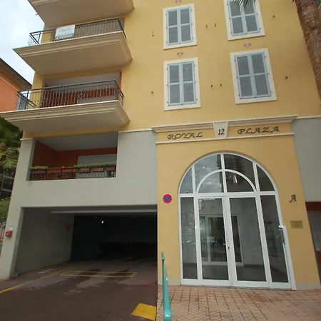 Apartment 2p Climatise En Centre-ville Avec Terrasse Et Parking Prive - Fr-1-196-336